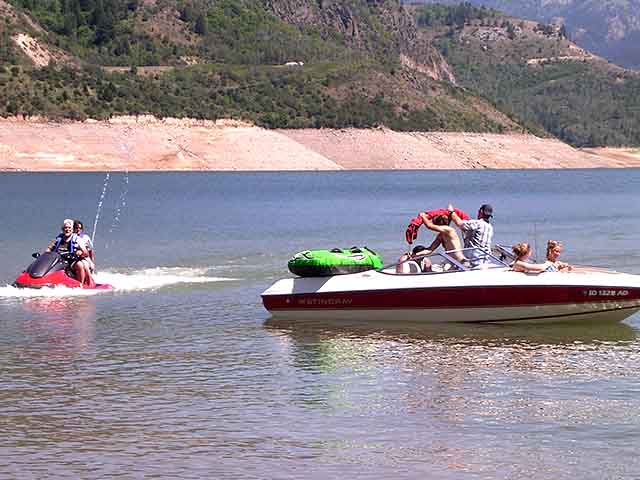 Boating on Palisades lake